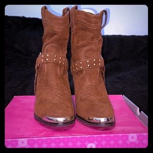 Shoe dazzle Cowboy boots